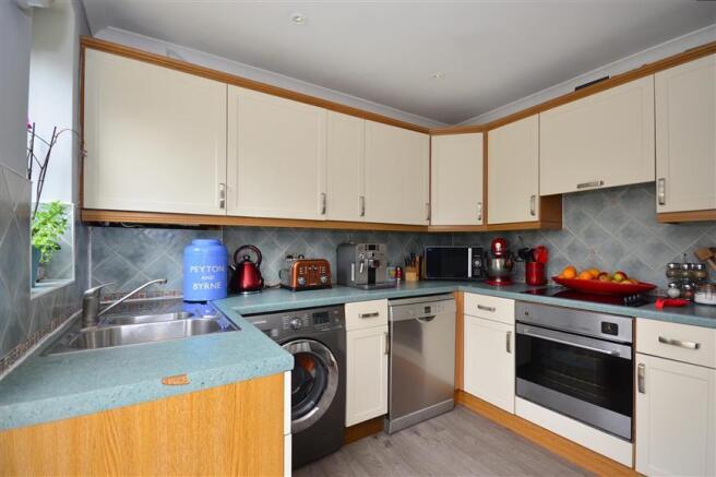 Kitchen / Dining Area