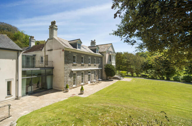 Nansloe Manor and Nansloe Lodge, Helston, Cornwall, TR13 0SB