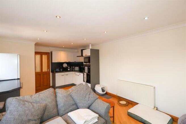 1 bed Apartment for sale Image 6