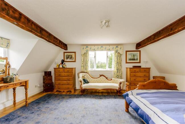 8300951-interior30v2.jpg