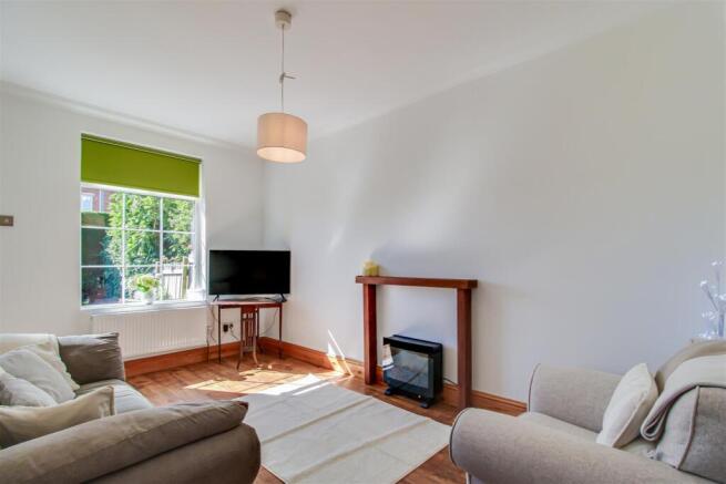 2 bed Semi-Detached for sale Image 4