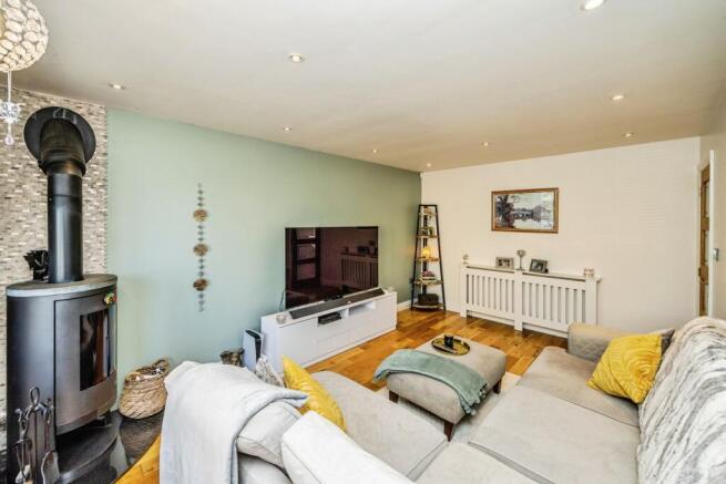 4 bed Detached for sale Image 4