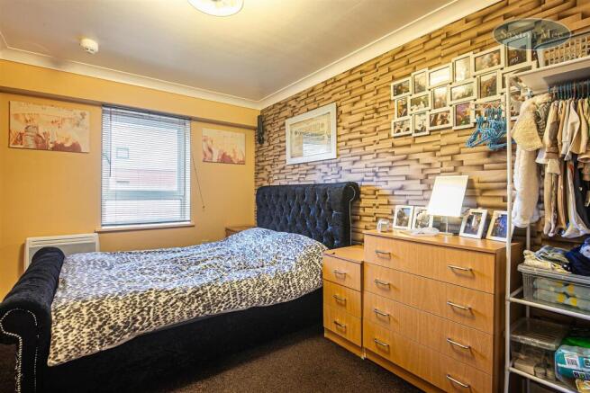2 bed Apartment for sale Image 6