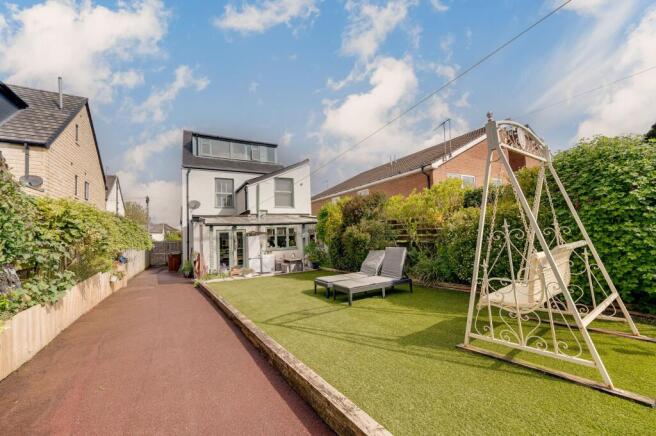 5 bed Detached for sale Image 4