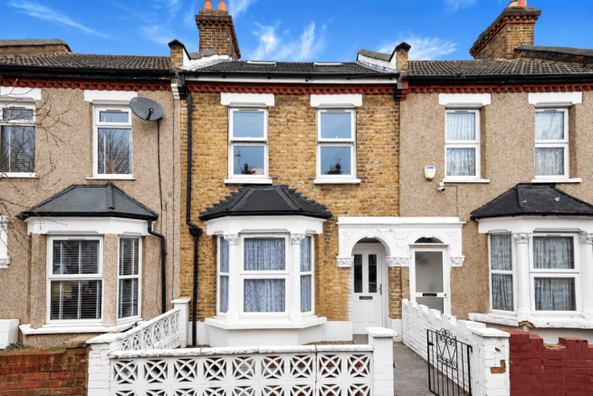 5 bedroom Terraced for sale