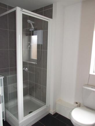 3 bed Terraced to rent Image 9