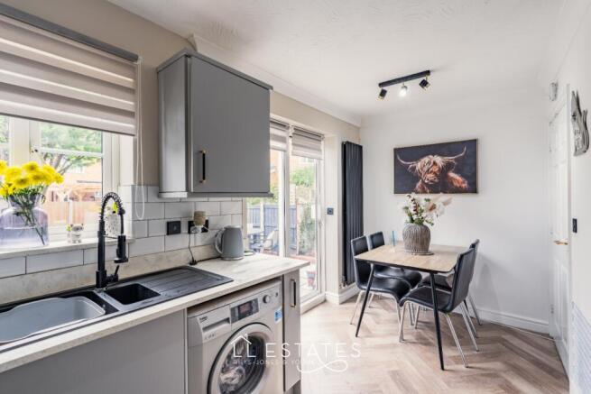 1, Llys Bala, Kinmel Bay, LL18 5FW photo 4