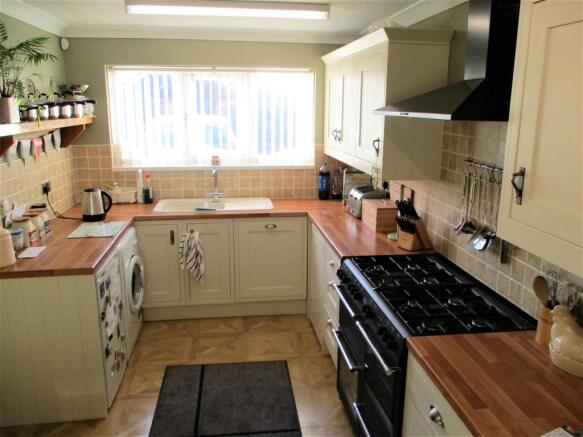 kitchen 1.JPG