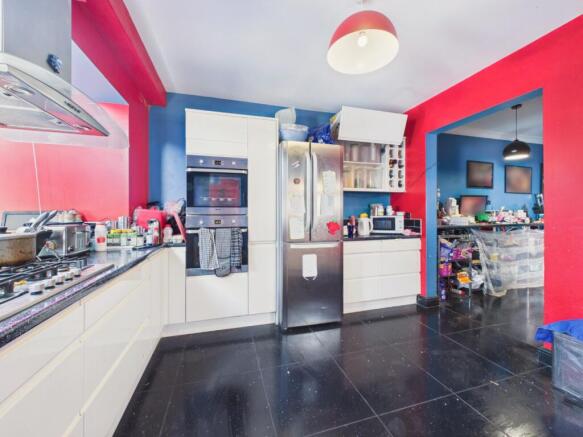 5 bed Terraced for sale Image 6