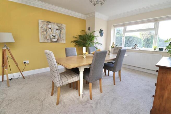 4 bed Detached for sale Image 4