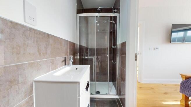 ENSUITE SHOWER ROOM