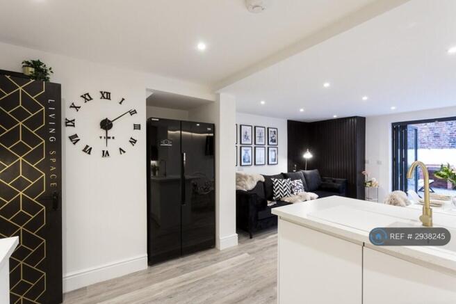 5 bed Terraced to rent Image 5