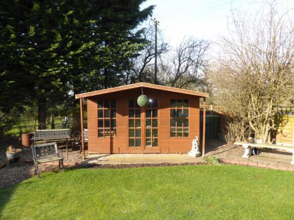 SUMMERHOUSE