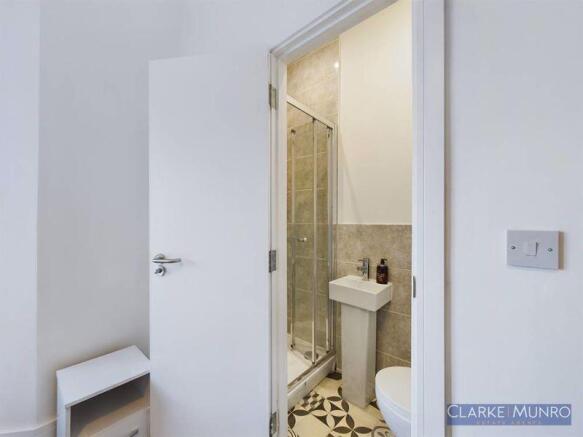 1 bed House Share to rent Image 8