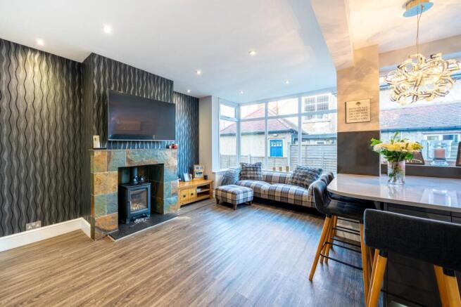 6 bed Detached for sale Image 9