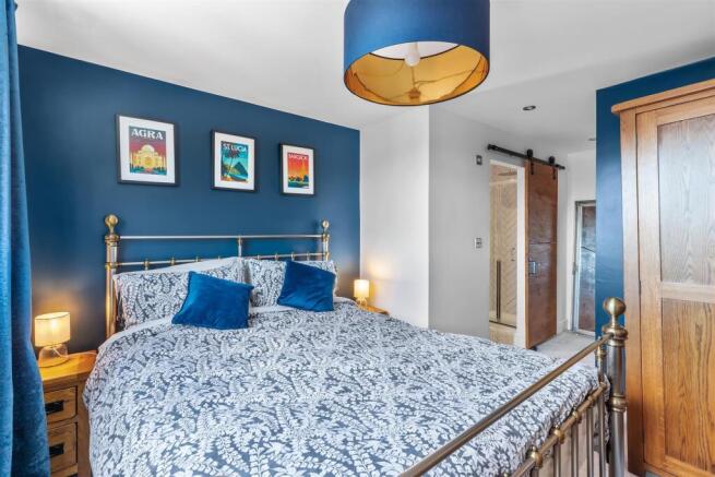 4 bed Terraced for sale Image 4