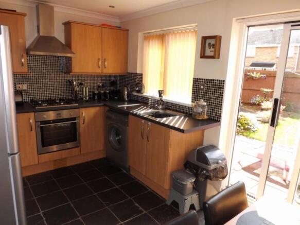 Kitchen/dining 1