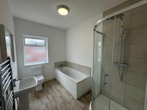 2 bed End of Terrace to rent Image 7