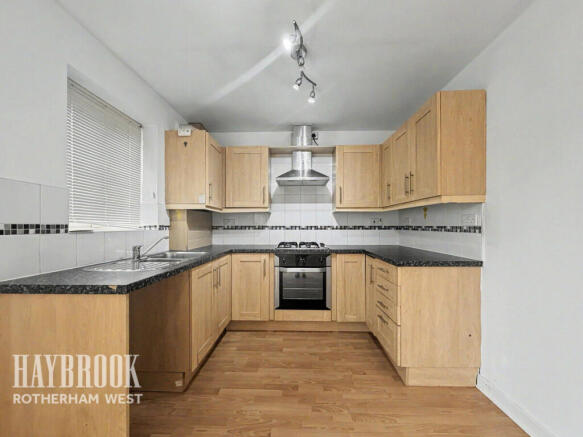 3 bed Semi-Detached for sale Image 8