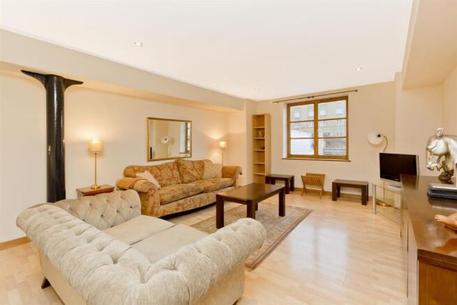 LivingRoom-01.jpg