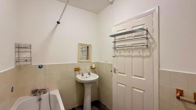 2 bed Terraced to rent Image 12
