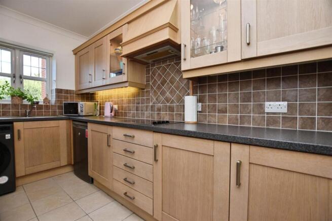 2 bed Apartment for sale Image 4
