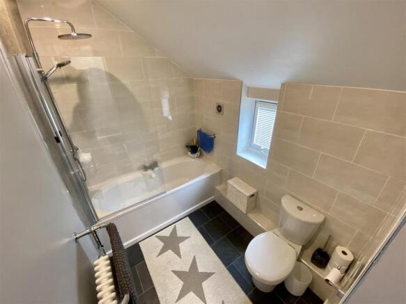 Family Bathroom/WC