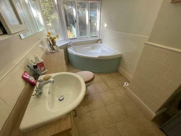 24 Woodland Park e.jpg