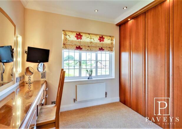 DRESSING ROOM