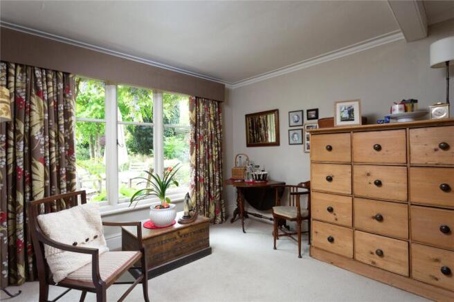 5 bed Semi-Detached for sale Image 8