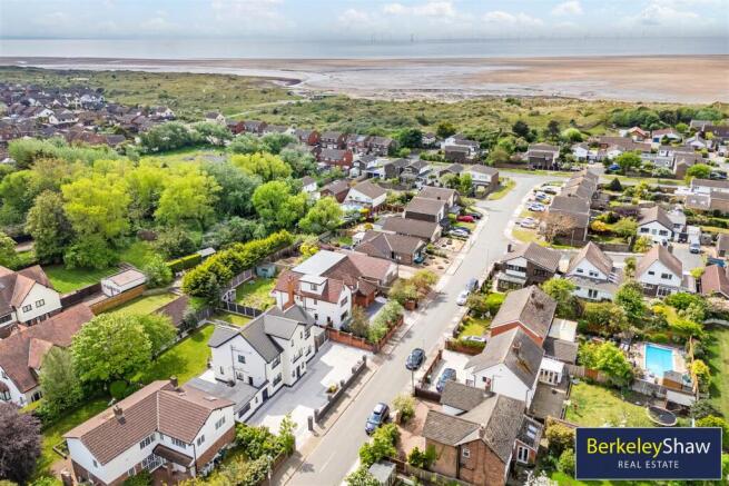 Blundell Grove, Hightown, Liverpool photo 4