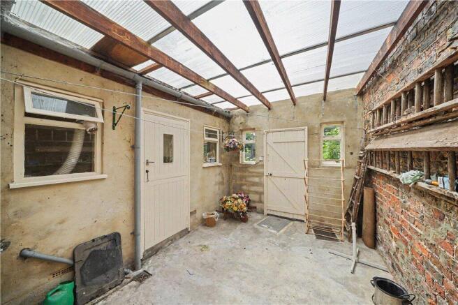 3 bed Terraced for sale Image 9