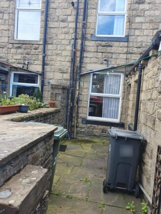 4 bed Terraced to rent Image 7