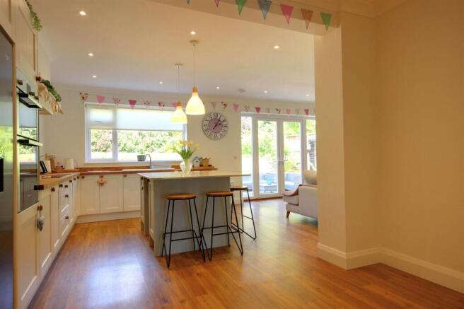 3 bed Detached for sale Image 4