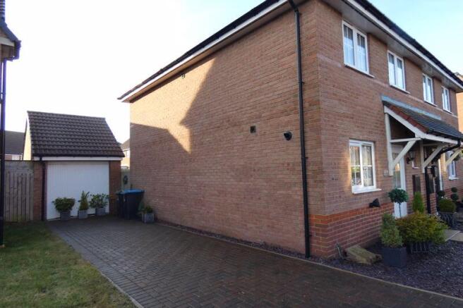 Driveway/Garage