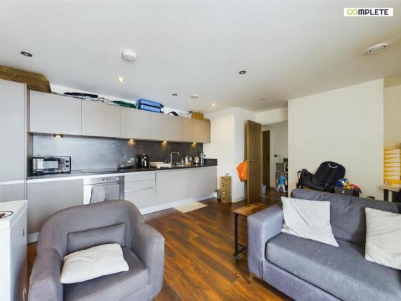 CAM01231G0-PR0057-STILL014