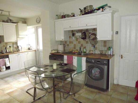 Fitted kitchen
