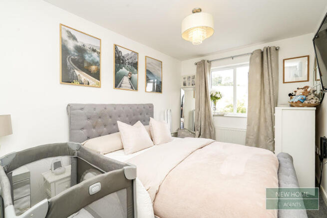 3 bed Semi-Detached for sale Image 8