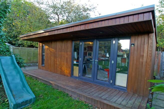 Superb Studio