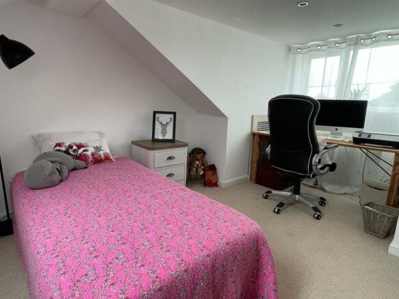 Bedroom,,.jpg
