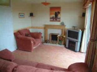LOUNGE / DINING ROOM