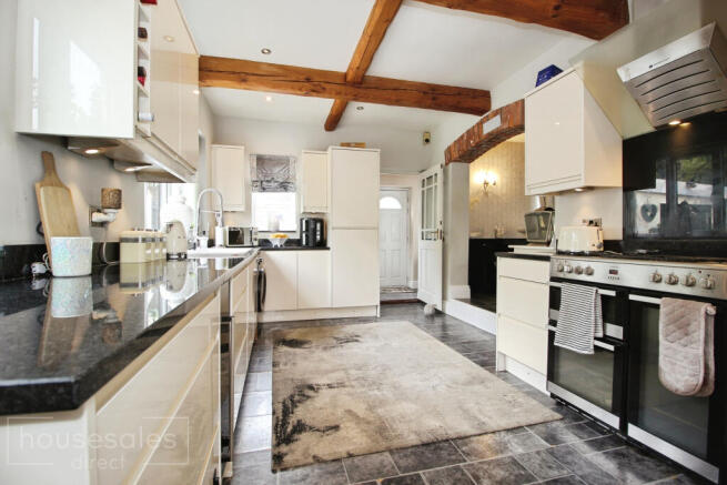 4 bed Detached Bungalow for sale Image 10