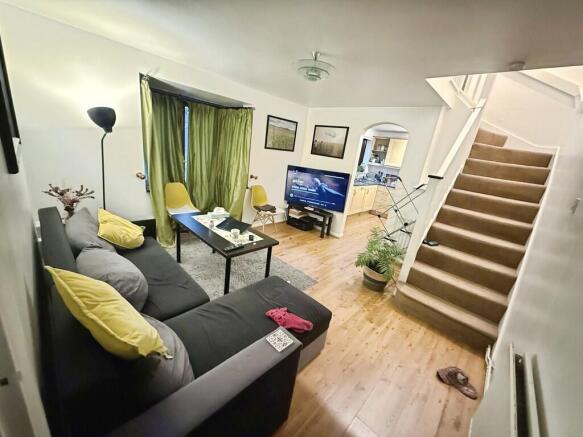 143ebeef-Living 2...