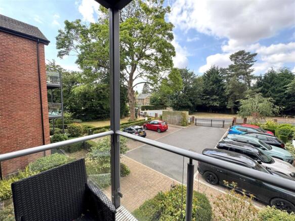 2 bed Flat for sale Image 8