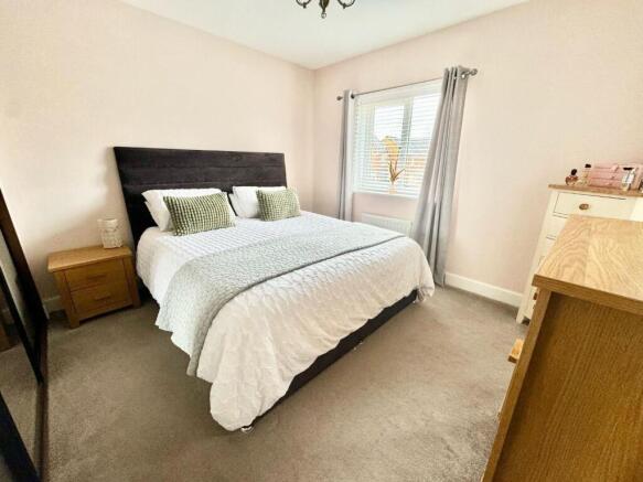 4 bed Detached for sale Image 12