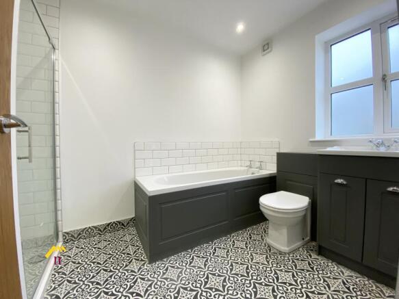 2 bed Town House for sale Image 8