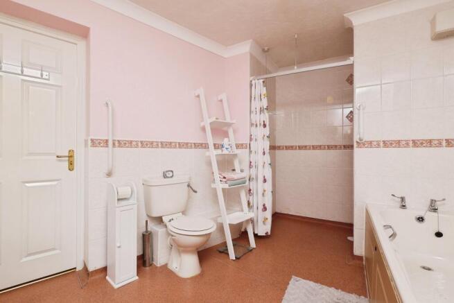 1 bed Retirement Property for sale Image 11