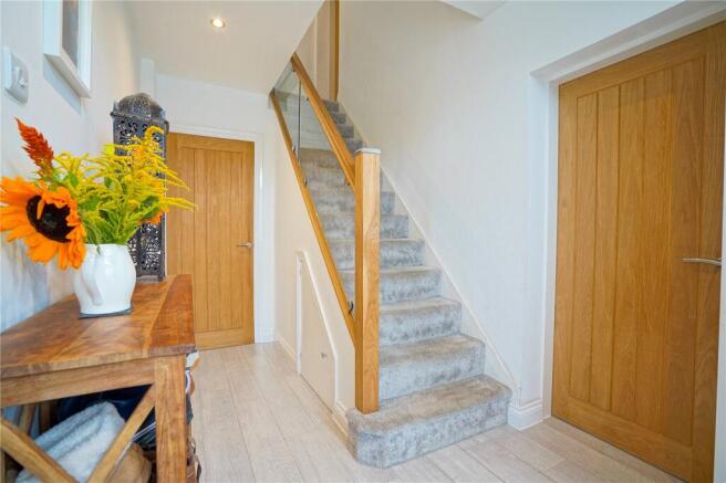 4 bed Semi-Detached for sale Image 5