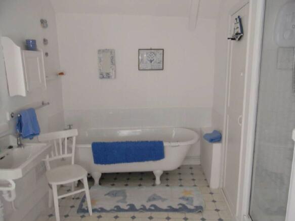 Photo 8