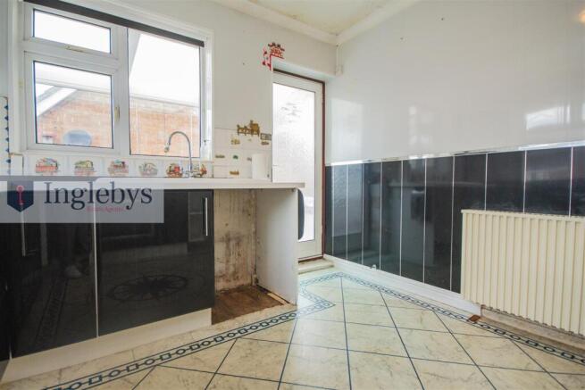 2 bed Detached Bungalow for sale Image 8